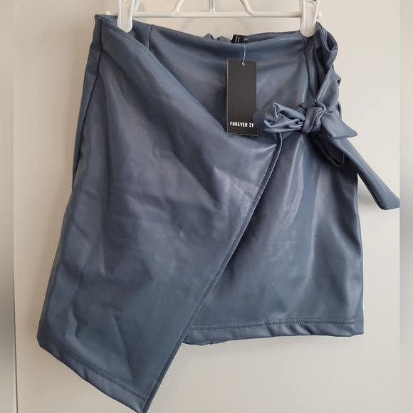 Forever 21 Faux Leather Skirt - Picture 1 of 4